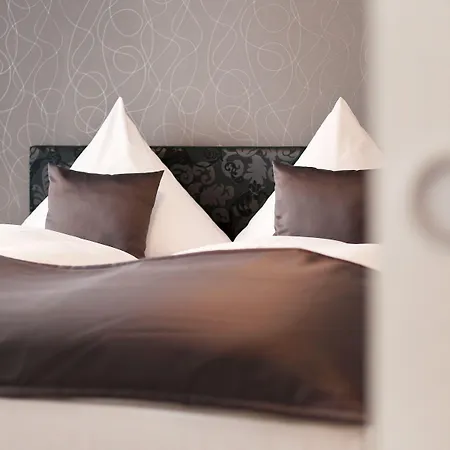 Boardinghouse Apartment *