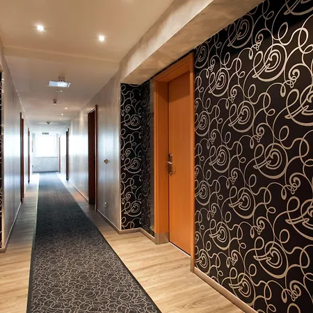 Apartment Boardinghouse *